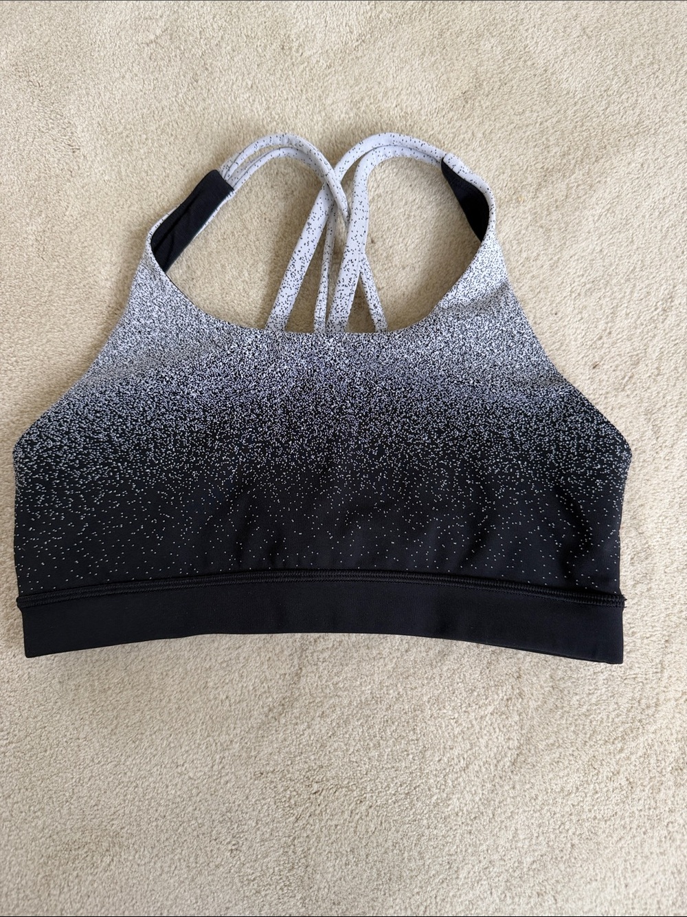 Lululemon Energy Bra in ombré speckle stop print Black/white sz 6 - Picture 2 of 5